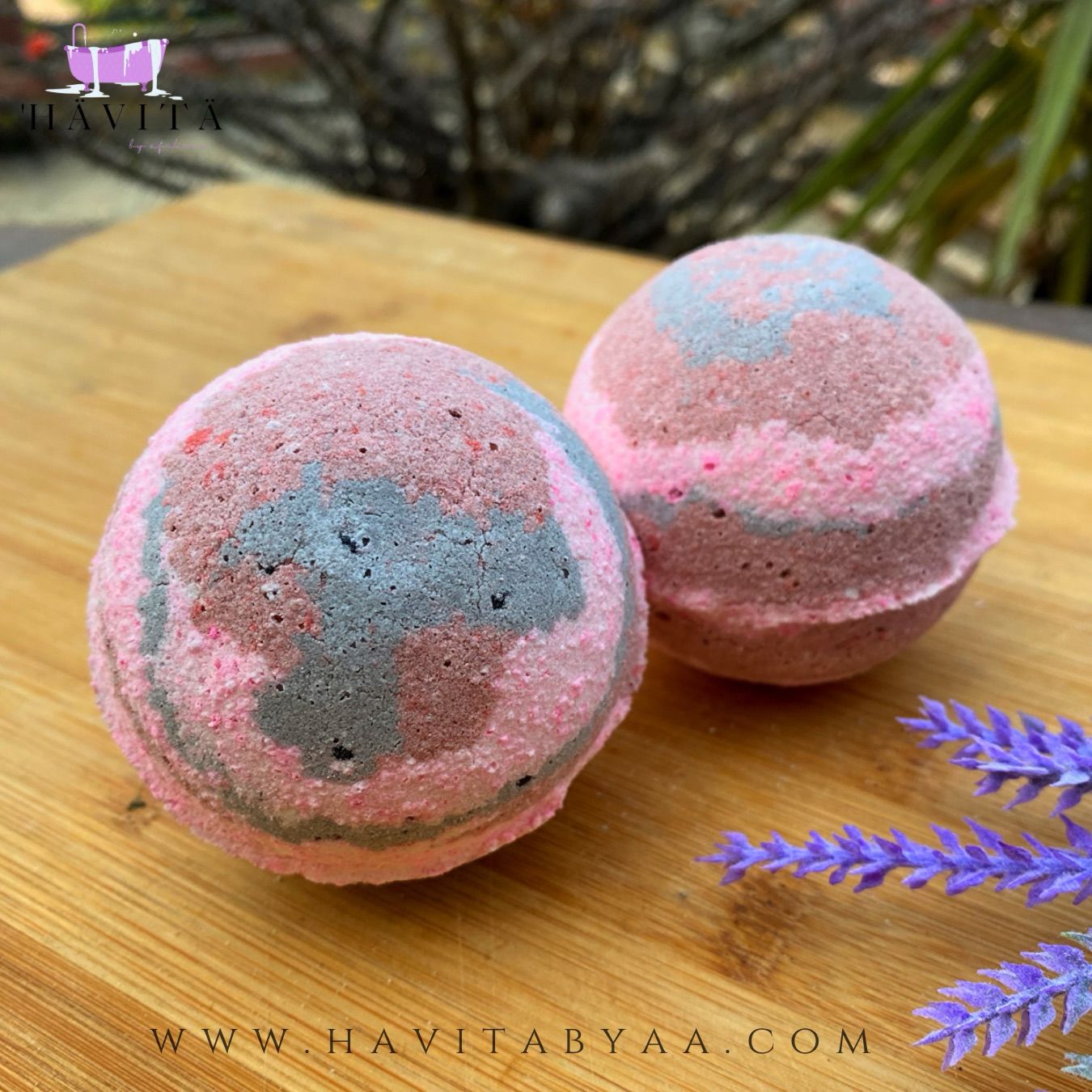 Strawberry bliss bathbomb